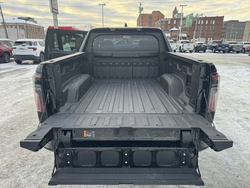 Used 2025 GMC Sierra EV Denali image 9