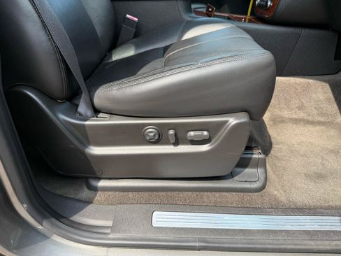 Used 2008 Chevrolet Suburban LTZ w/ LTZ Preferred Equipment Group AWD/4WD image 22
