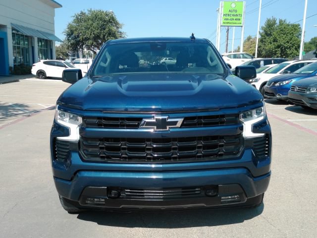 Used 2022 Chevrolet Silverado 1500 RST w/ Z71 Off-Road Package AWD/4WD image 2