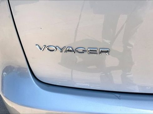 Used 2023 Chrysler Voyager LX FWD image 24