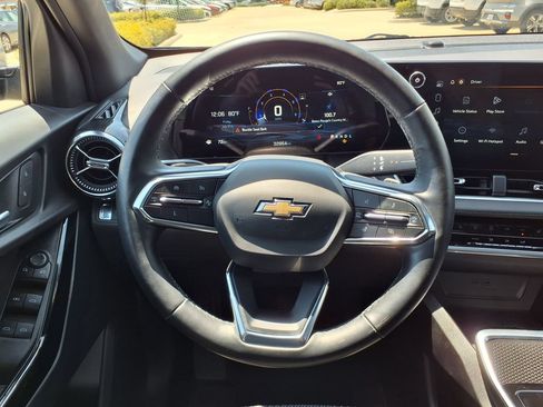 Used 2025 Chevrolet Equinox LT FWD image 26