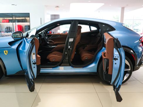Used 2025 Ferrari Purosangue AWD/4WD image 20
