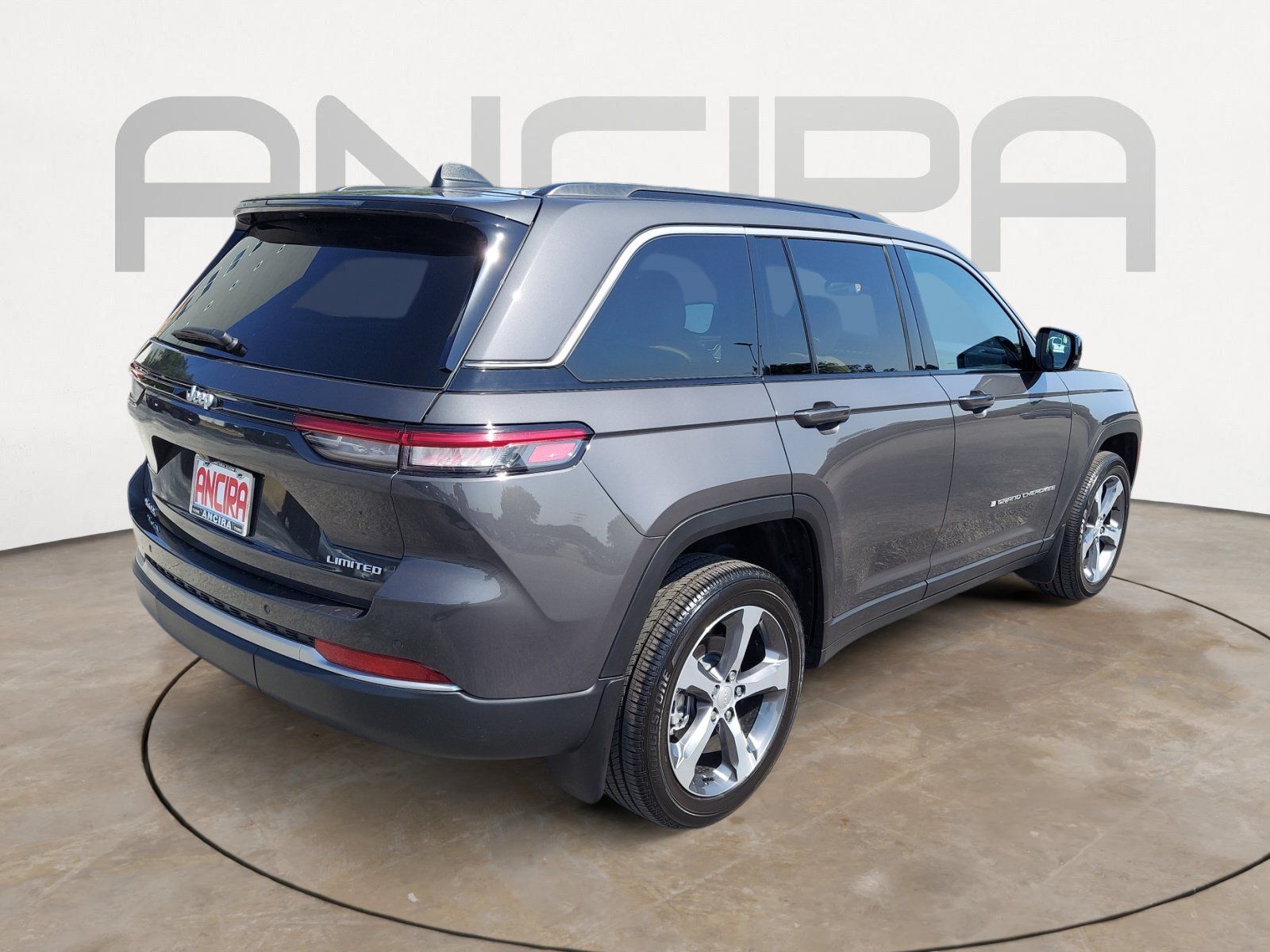 Used 2026 Jeep Grand Cherokee Limited w/ MOPAR Finishing Package RWD image 10