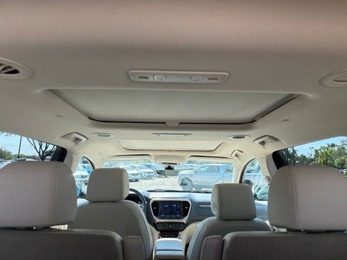 Used 2020 GMC Acadia Denali w/ Technology Package FWD image 18