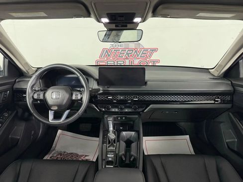 Used 2023 Honda Accord Touring image 11