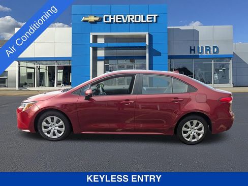 Used 2025 Toyota Corolla LE image 8