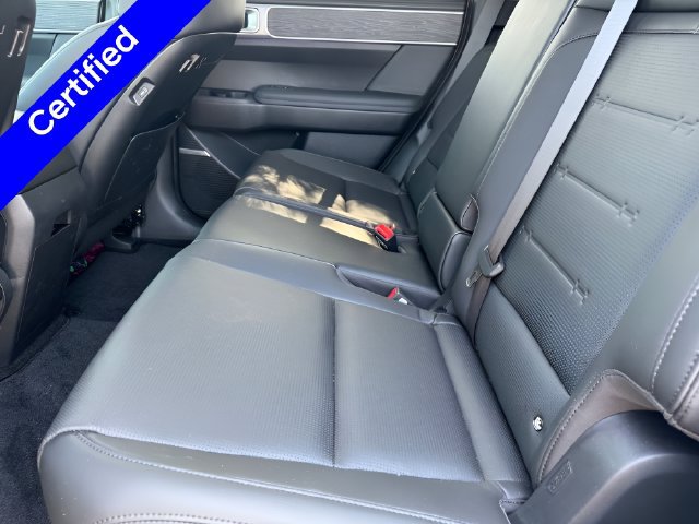 Used 2026 Hyundai Santa Fe Limited AWD/4WD image 16