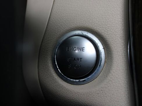 Used 2018 Mercedes-Benz GLC 300 w/ Multimedia Package image 14