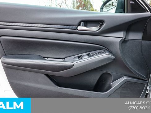 Used 2025 Nissan Altima 2.5 SV image 38