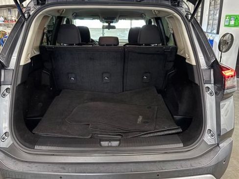 Used 2023 Nissan Rogue SV FWD image 13