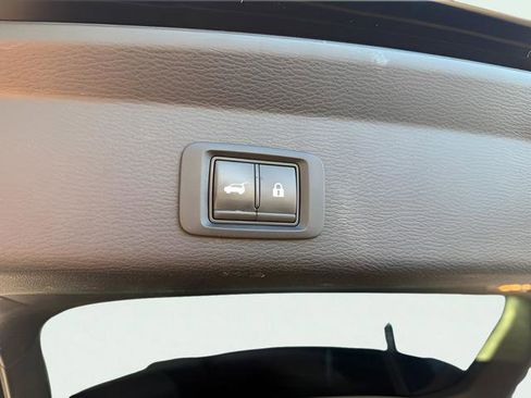 Used 2022 Mitsubishi Outlander SE image 10