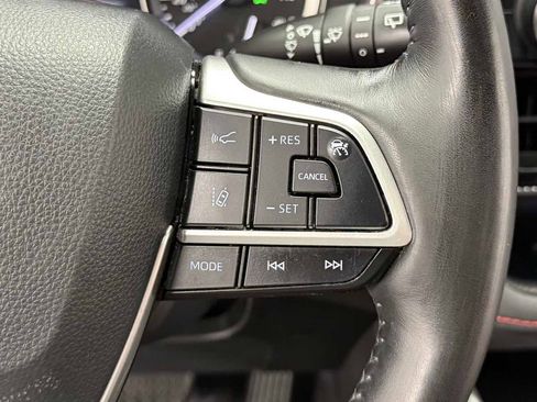 Used 2022 Toyota Highlander XSE image 19