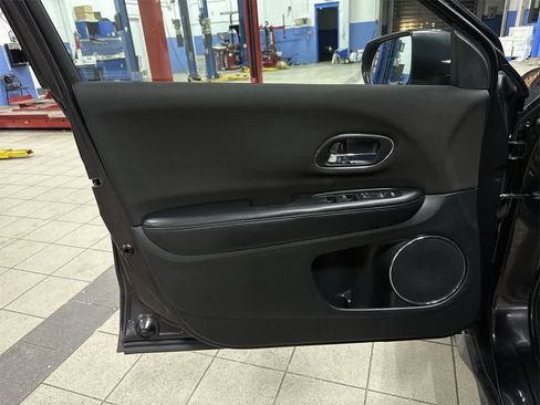 Used 2017 Honda HR-V EX image 28