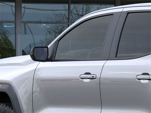 New 2025 GMC Canyon Elevation w/ Convenience Package image 12