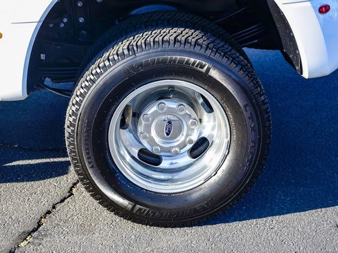 Used 2019 Ford F350 Lariat w/ Lariat Ultimate Package image 8