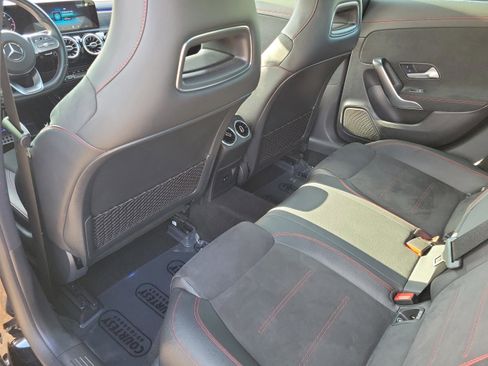 Used 2021 Mercedes-Benz CLA 250 image 11