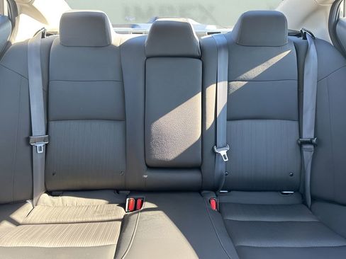 Used 2024 Nissan Altima 2.5 SV image 11