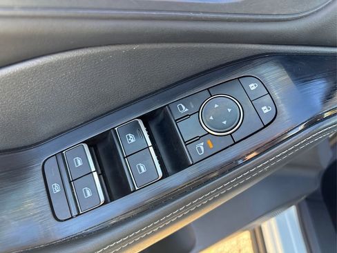 Used 2023 Nissan Rogue SL image 37