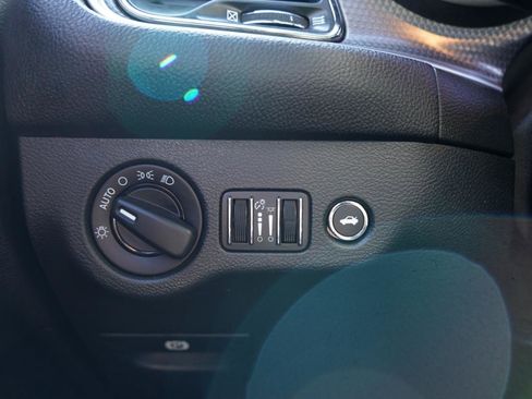 Used 2015 Dodge Challenger SRT Hellcat image 26