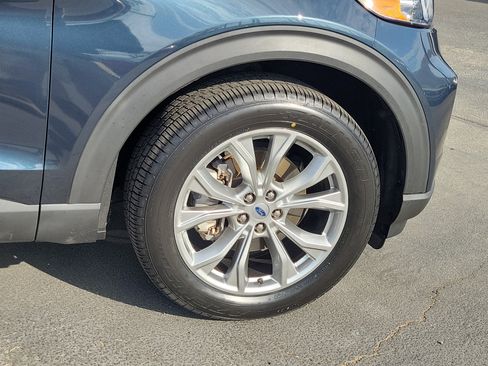 Certified 2023 Ford Explorer XLT w/ Equipment Group 202A RWD image 15