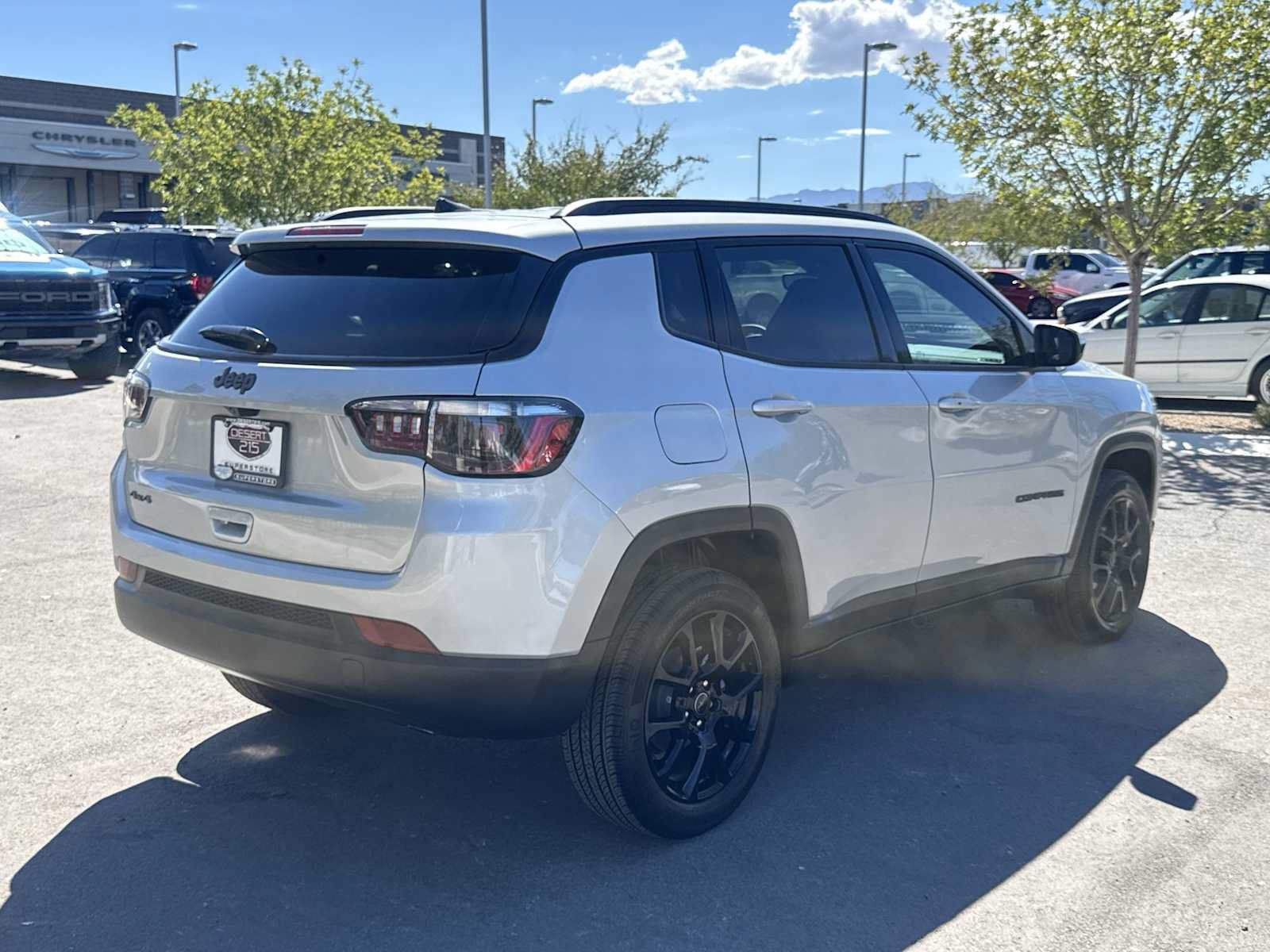 Used 2026 Jeep Compass Latitude AWD/4WD image 8