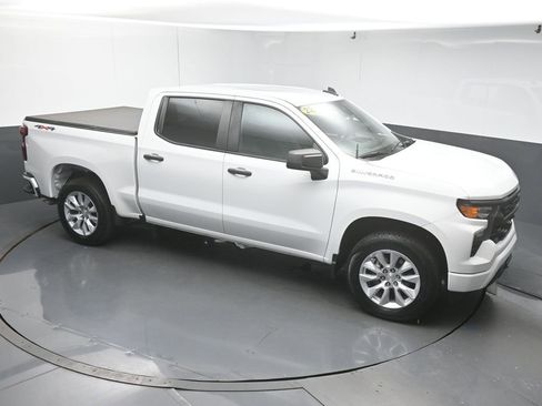 Used 2022 Chevrolet Silverado 1500 Custom AWD/4WD image 38