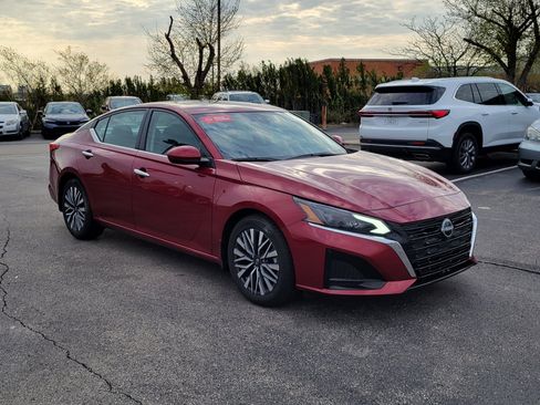 Certified 2024 Nissan Altima 2.5 SV w/ SV Premium Package image 31