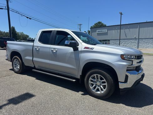 Used 2020 Chevrolet Silverado 1500 LT w/ All-Star Edition AWD/4WD image 2