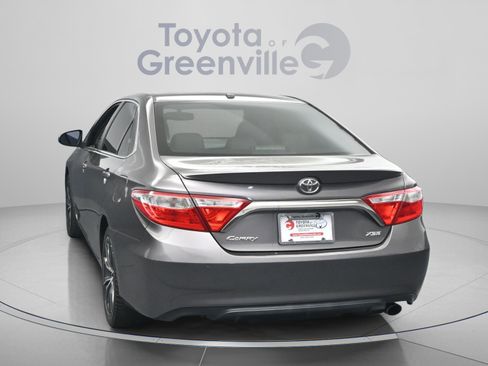 Used 2015 Toyota Camry XSE w/ Moonroof Package image 9