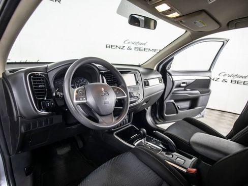 Used 2018 Mitsubishi Outlander ES FWD image 23
