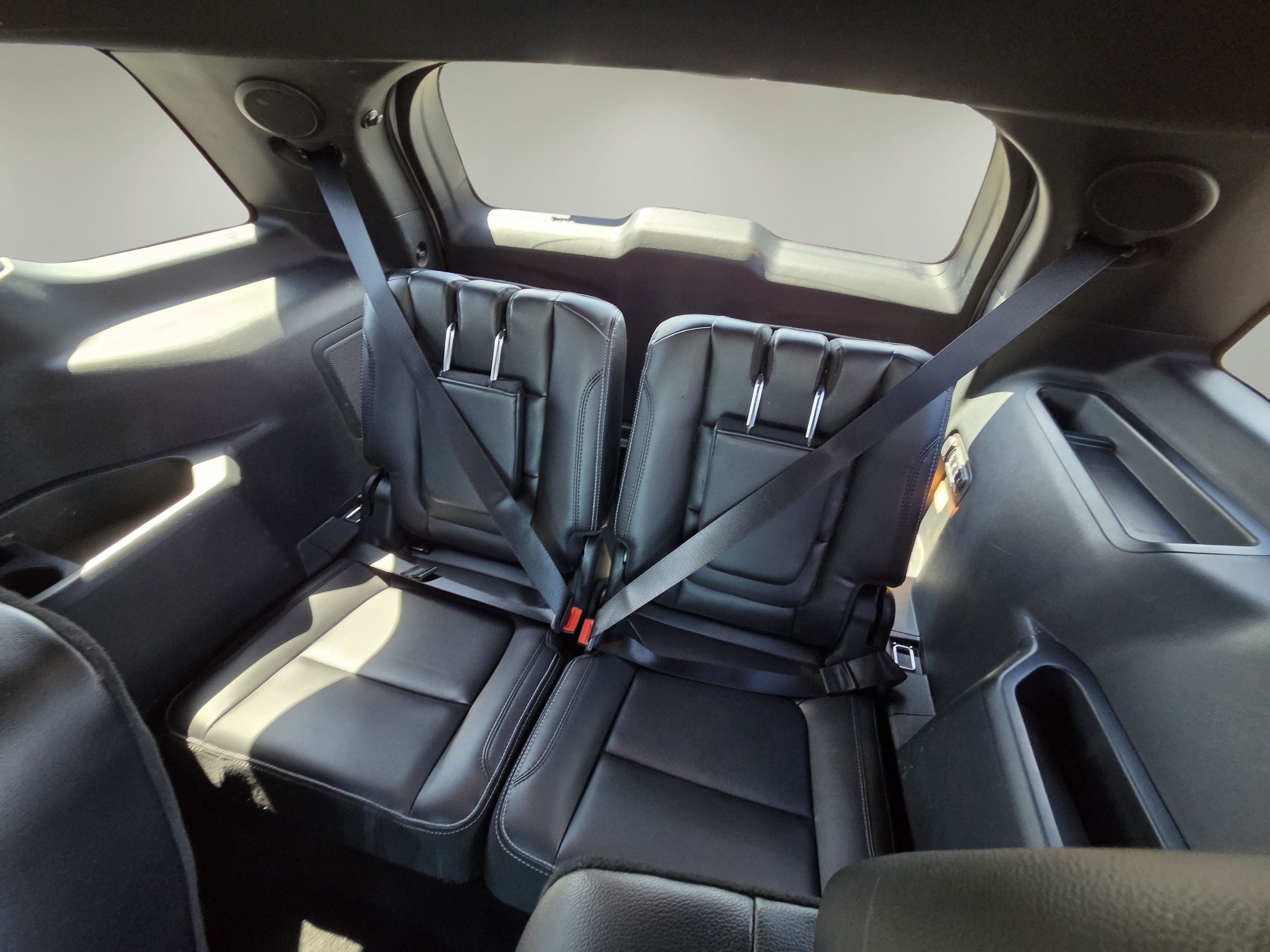 Used 2019 Ford Explorer Limited w/ Ford Safe & Smart Package FWD image 11