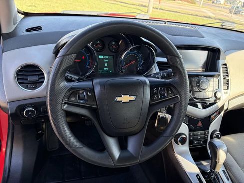 Used 2016 Chevrolet Cruze LT image 12