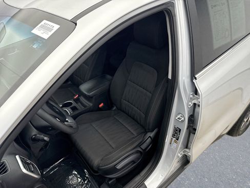 Used 2022 Kia Sportage LX image 10
