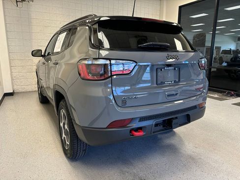 Used 2022 Jeep Compass Trailhawk w/ Trailhawk Convenience Group AWD/4WD image 19