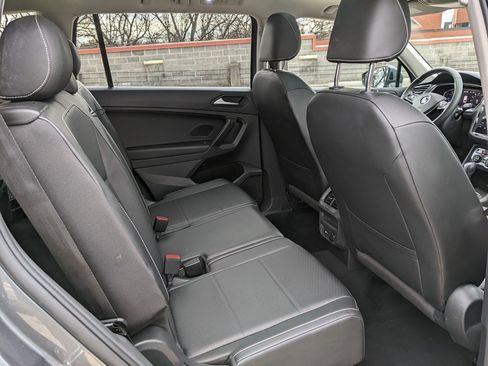 Certified 2021 Volkswagen Tiguan SE image 25