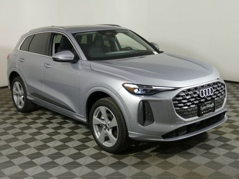 New 2026 Audi Q5 Premium Plus image 1