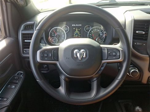 Used 2024 RAM 2500 Tradesman w/ Chrome Appearance Group image 17