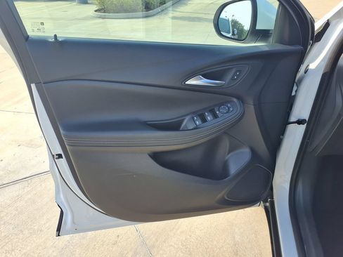 Used 2025 Buick Encore GX Preferred FWD image 13