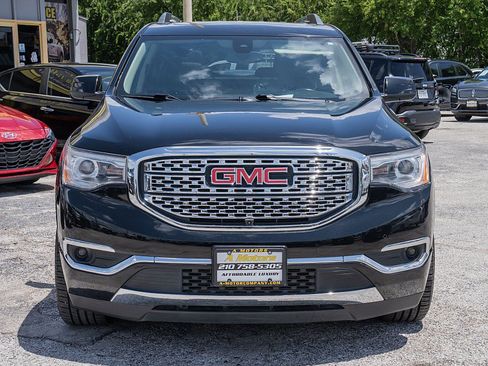 Used 2019 GMC Acadia Denali w/ Technology Package FWD image 2