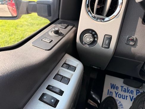 Used 2015 Ford F250 Lariat w/ Lariat Chrome Package AWD/4WD image 26