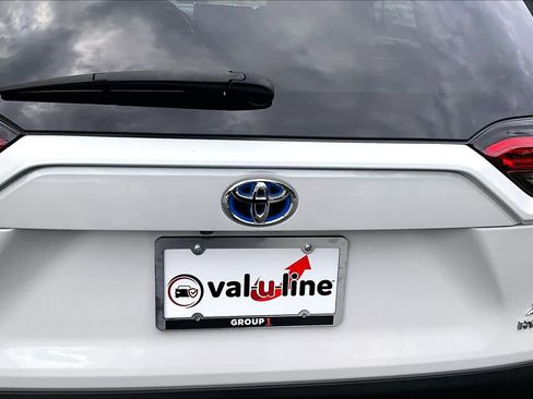 Certified 2023 Toyota RAV4 XLE Premium AWD/4WD image 31