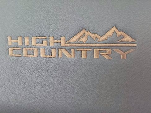 Used 2024 Chevrolet Silverado 1500 High Country w/ Technology Package AWD/4WD image 13