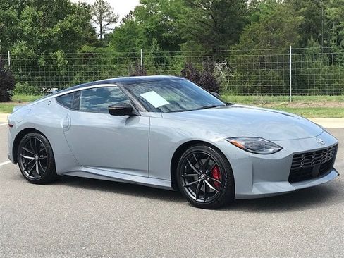 Used 2024 Nissan Z Performance w/ Floor Mat Package RWD image 2