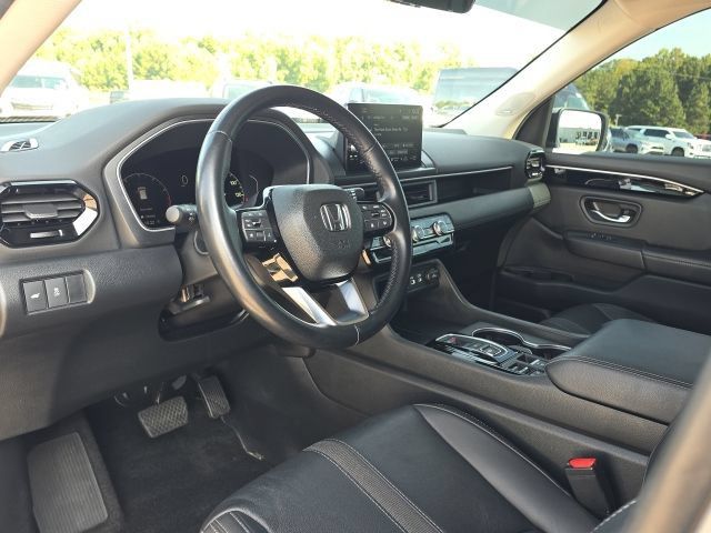 Used 2025 Honda Pilot Touring image 27