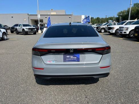 Used 2025 Honda Accord SE image 6