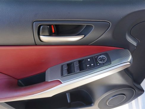 Used 2017 Lexus IS 200t image 4