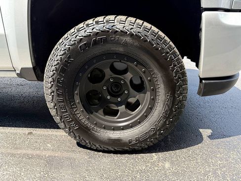 Used 2018 Chevrolet Silverado 1500 LT w/ All Star Edition AWD/4WD image 4