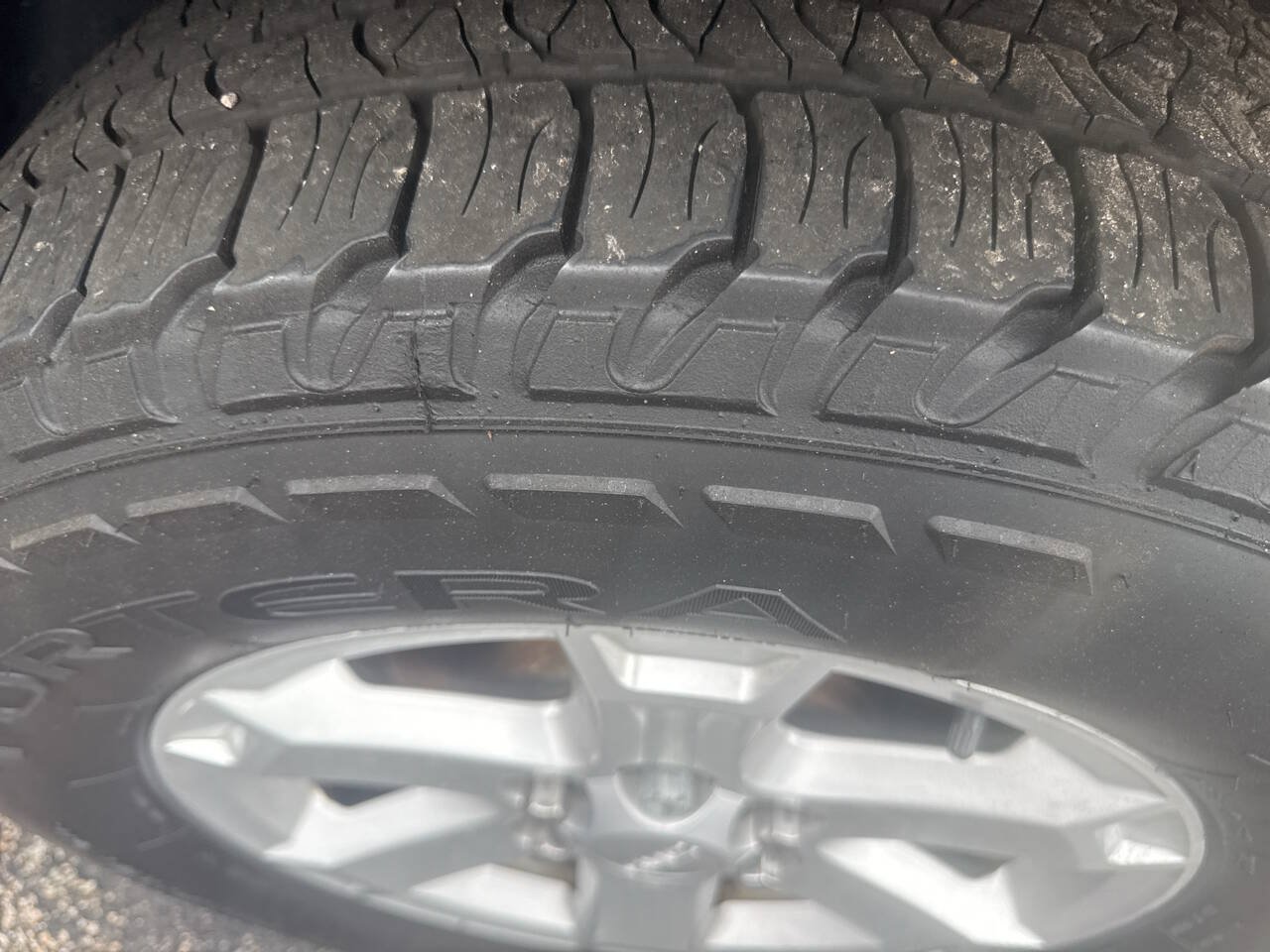 Used 2015 GMC Acadia SLE AWD/4WD image 9
