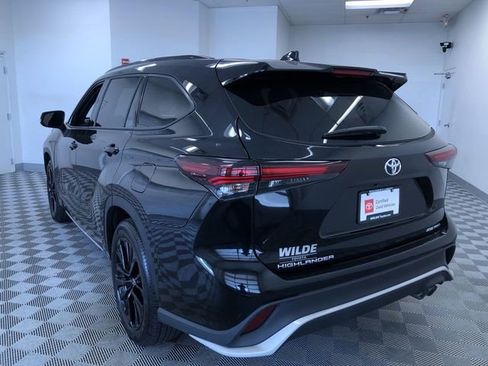 Certified 2025 Toyota Highlander XSE AWD/4WD image 12