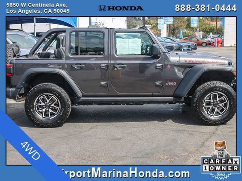 Used 2025 Jeep Wrangler Unlimited Rubicon AWD/4WD image 3